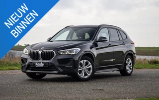 BMW X1 xDrive25e Executive CAMERA / CARPLAY / HEAD UP DISPLAY / LEDER / LED / CRUISE CONTROLE / STOELVERWARMING