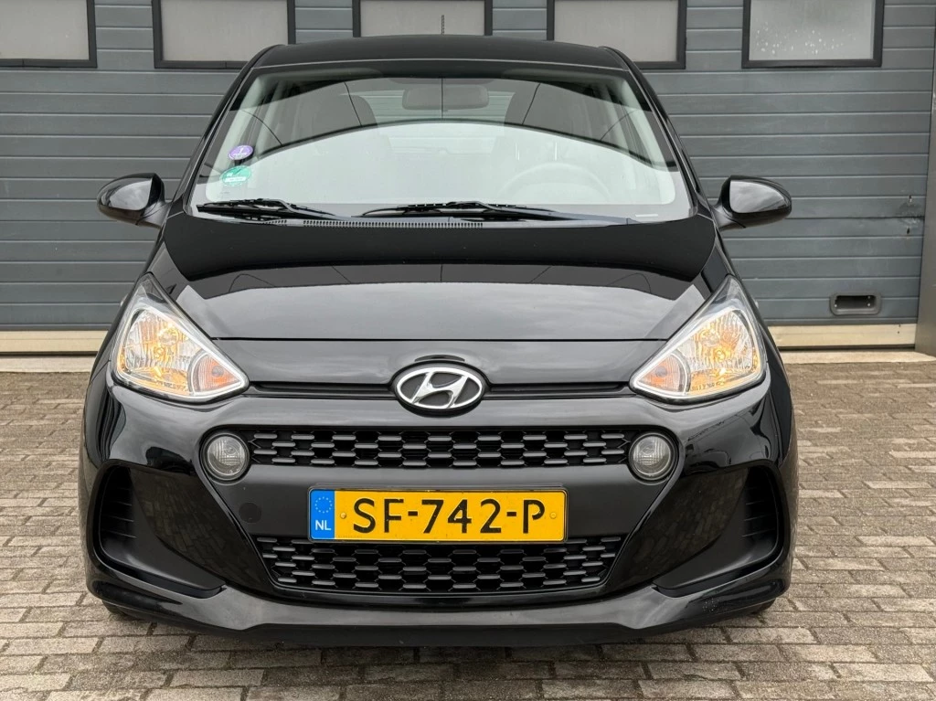 Hoofdafbeelding Hyundai i10