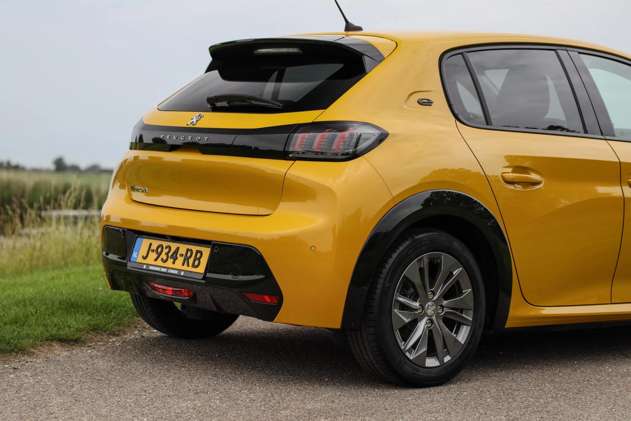 Hoofdafbeelding Peugeot e-208