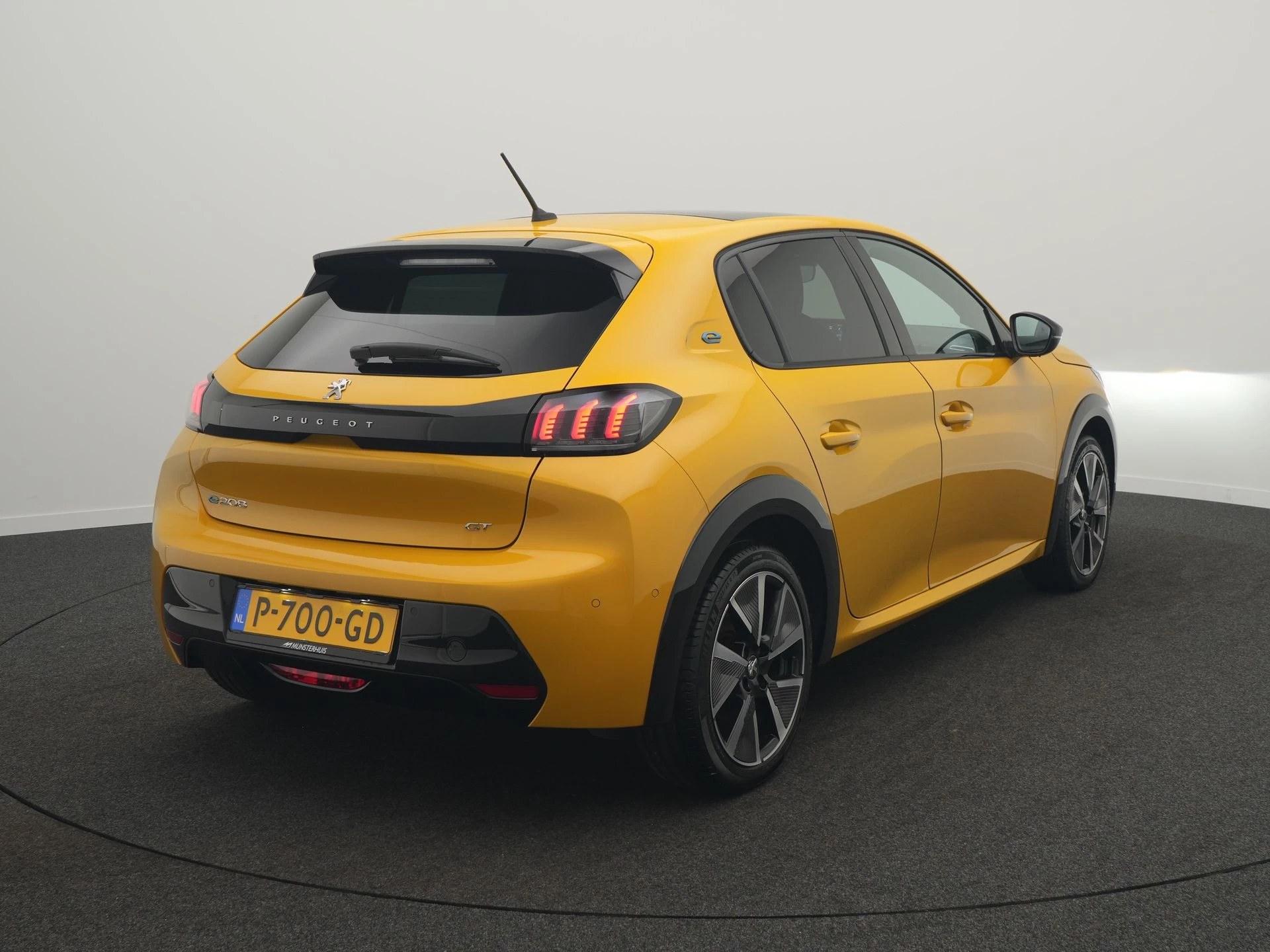 Hoofdafbeelding Peugeot e-208