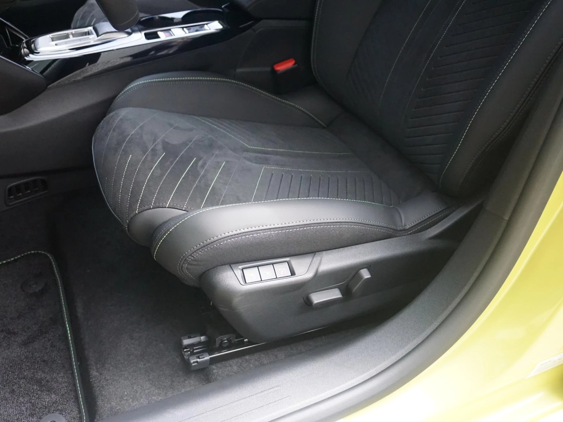 Hoofdafbeelding Peugeot e-208