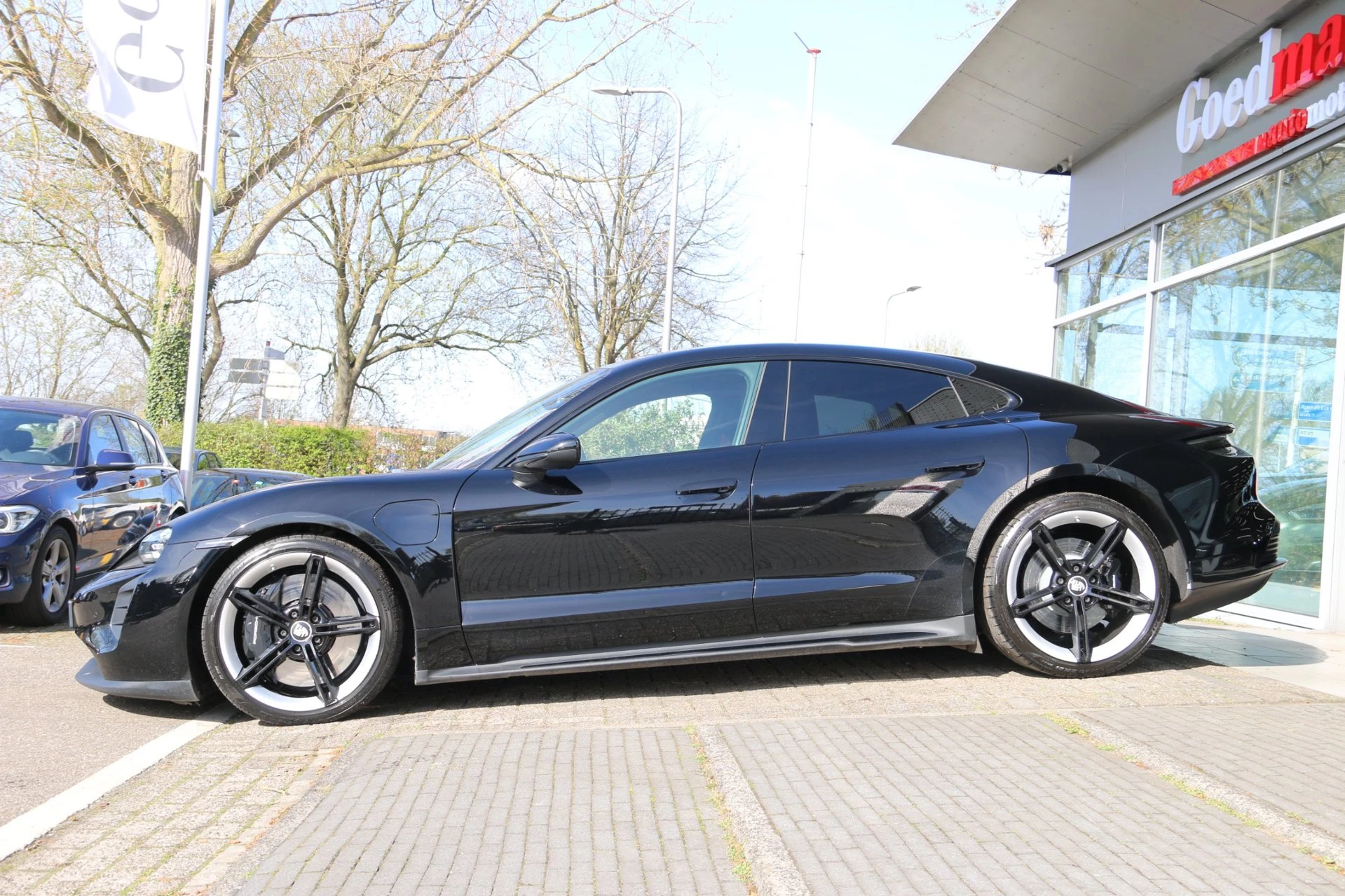 Hoofdafbeelding Porsche Taycan