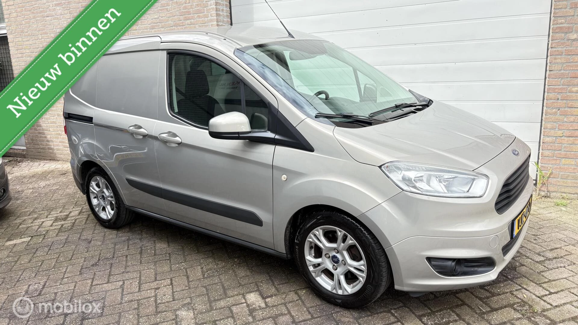 Hoofdafbeelding Ford Transit Courier