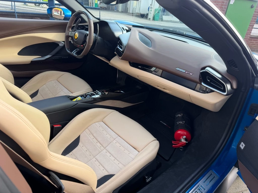 Hoofdafbeelding Ferrari 296