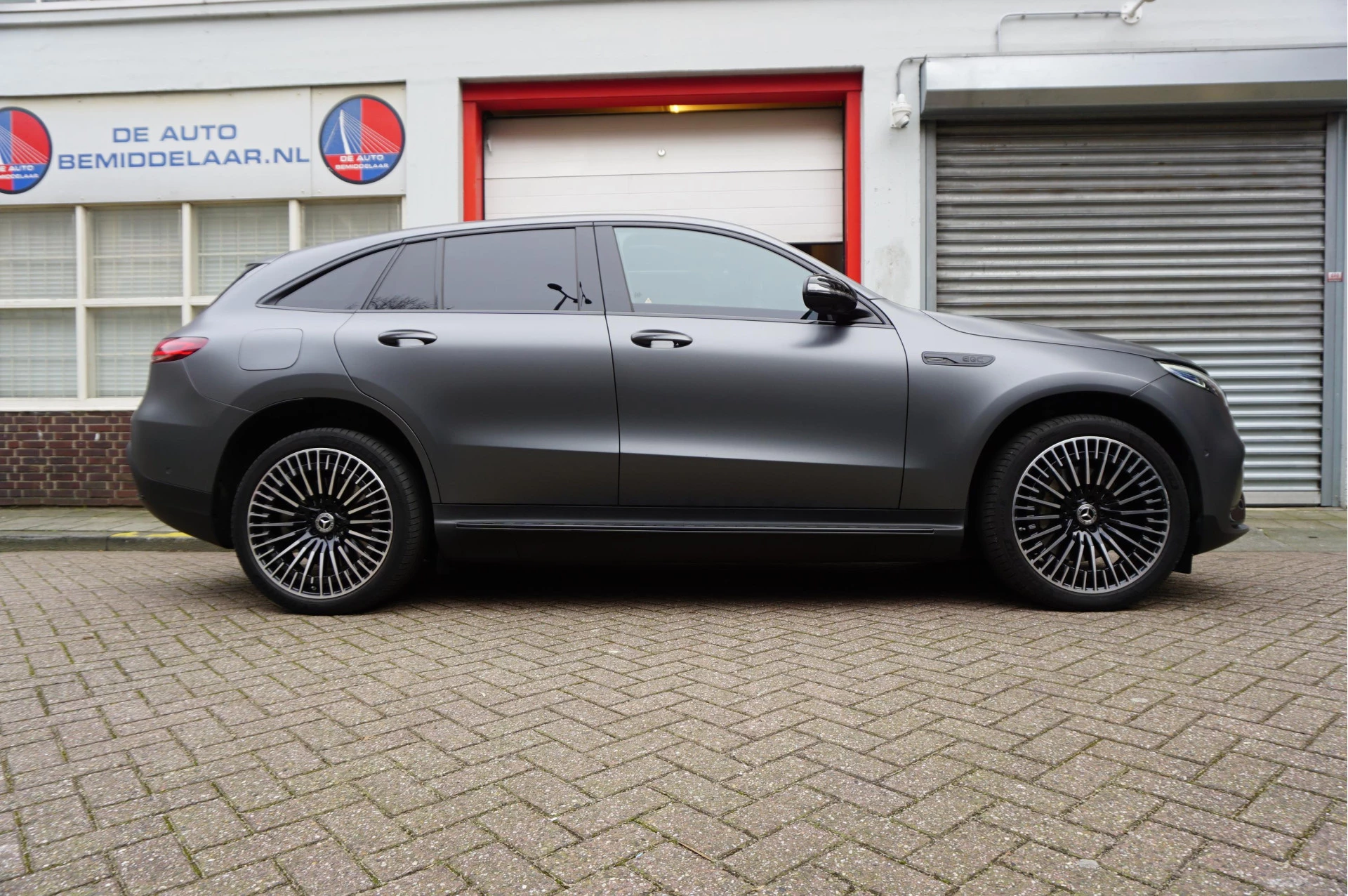 Hoofdafbeelding Mercedes-Benz EQC