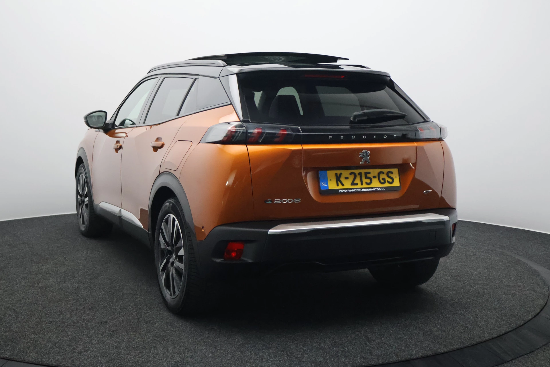 Hoofdafbeelding Peugeot e-2008