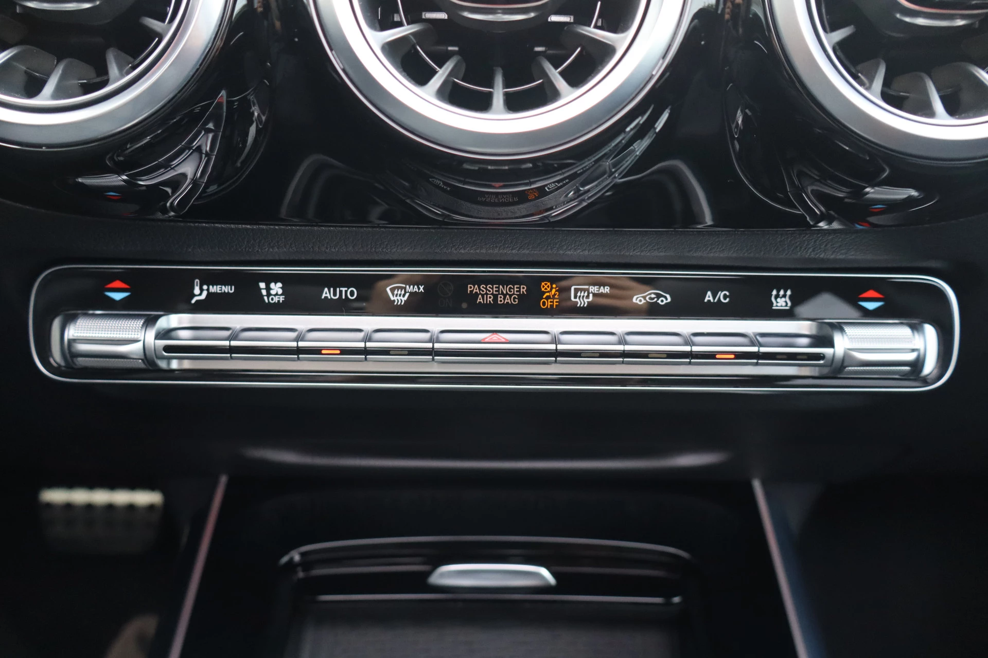 Hoofdafbeelding Mercedes-Benz EQA