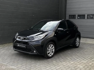Hoofdafbeelding Toyota Aygo Toyota Aygo X 1.0 VVT-i MT | Carplay | Camera | Led | Stoelverwarming |