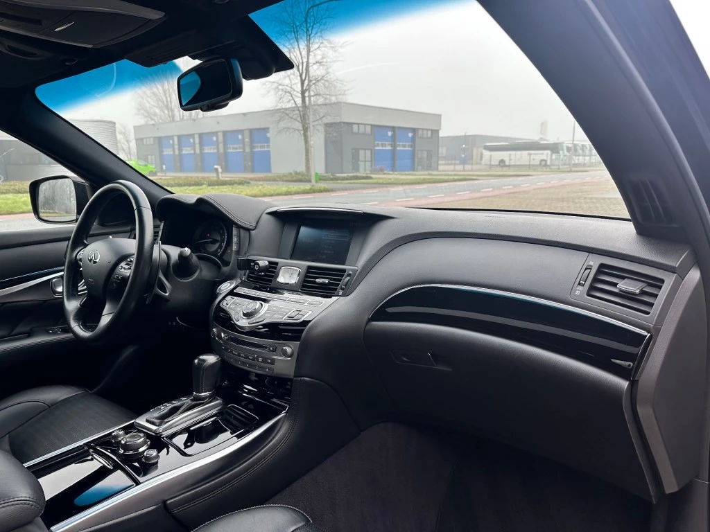 Hoofdafbeelding Infiniti M