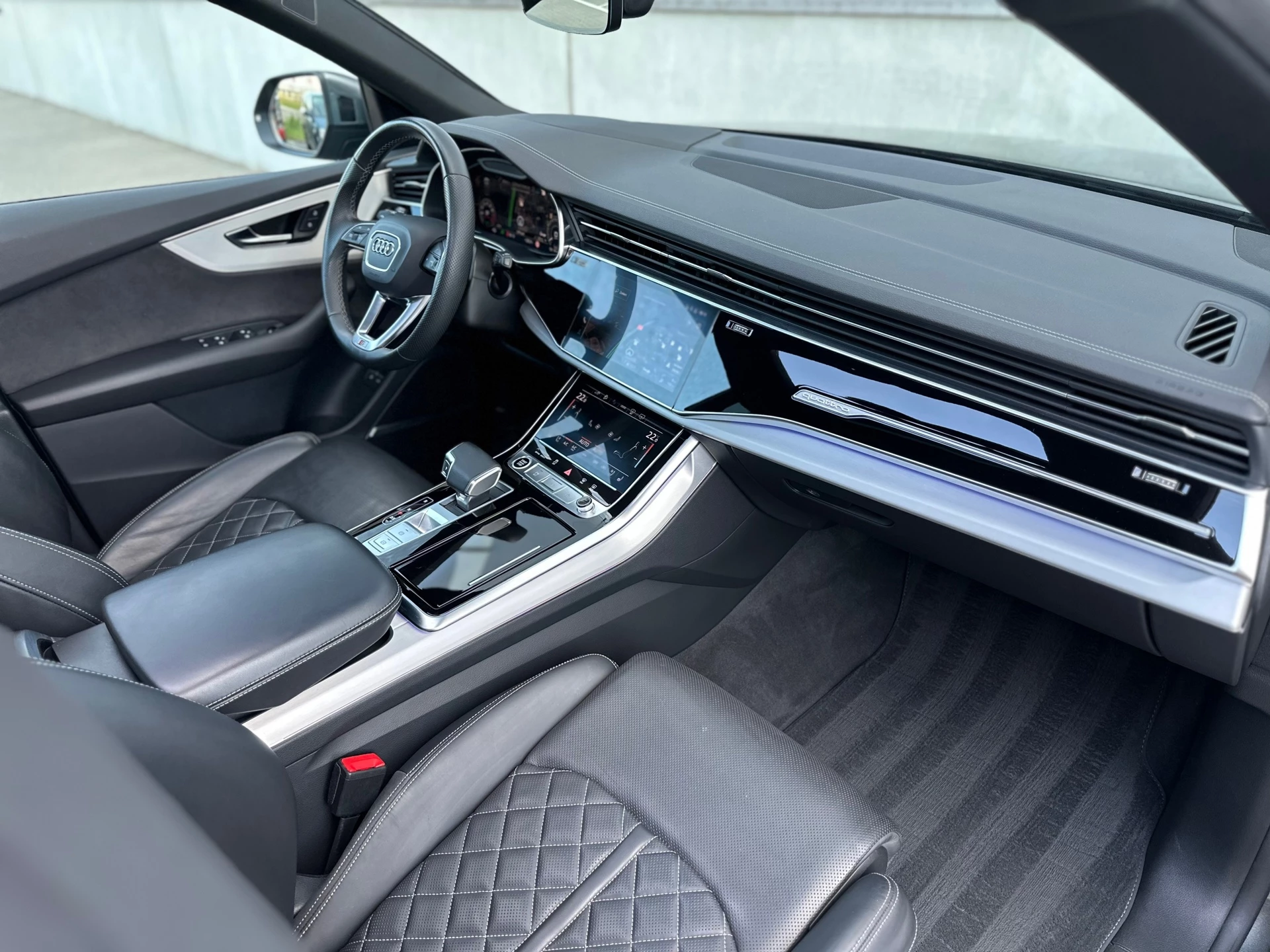 Hoofdafbeelding Audi Q8