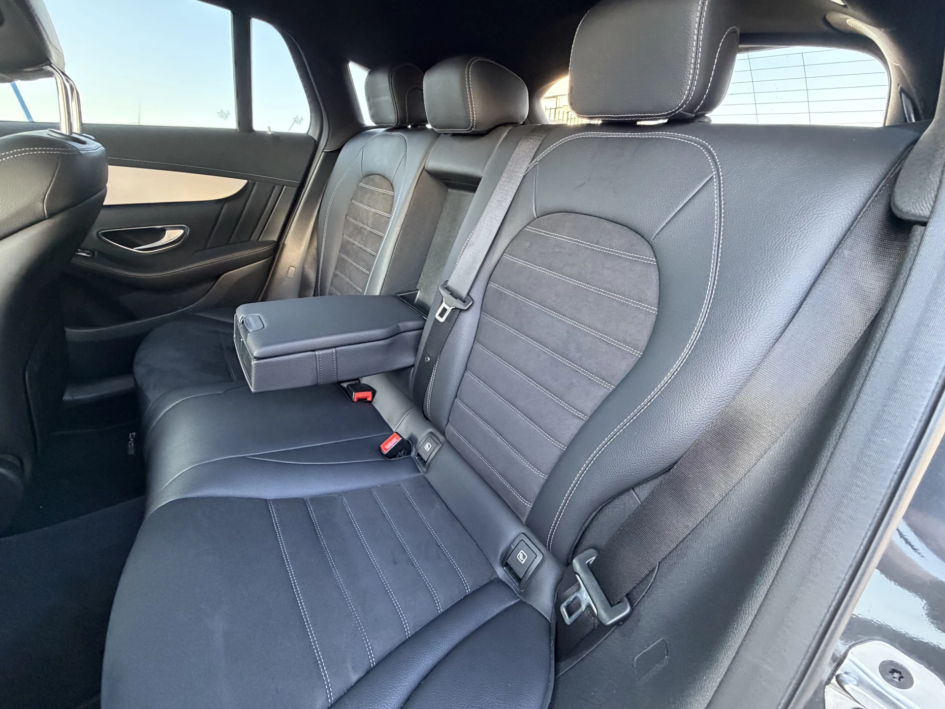 Hoofdafbeelding Mercedes-Benz EQC