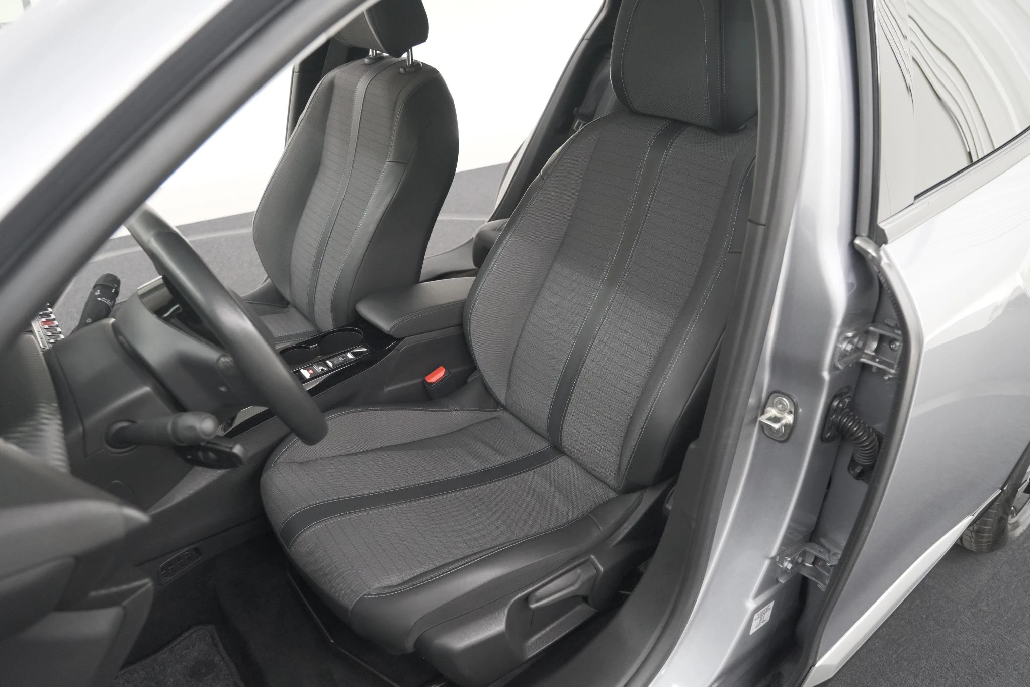 Hoofdafbeelding Peugeot e-2008