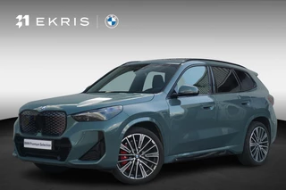 BMW iX1 eDrive20 M Sport Pro | Harman Kardon / Panoramadak / Head-up / Elektrische stoelen + Memory / 20 Inch