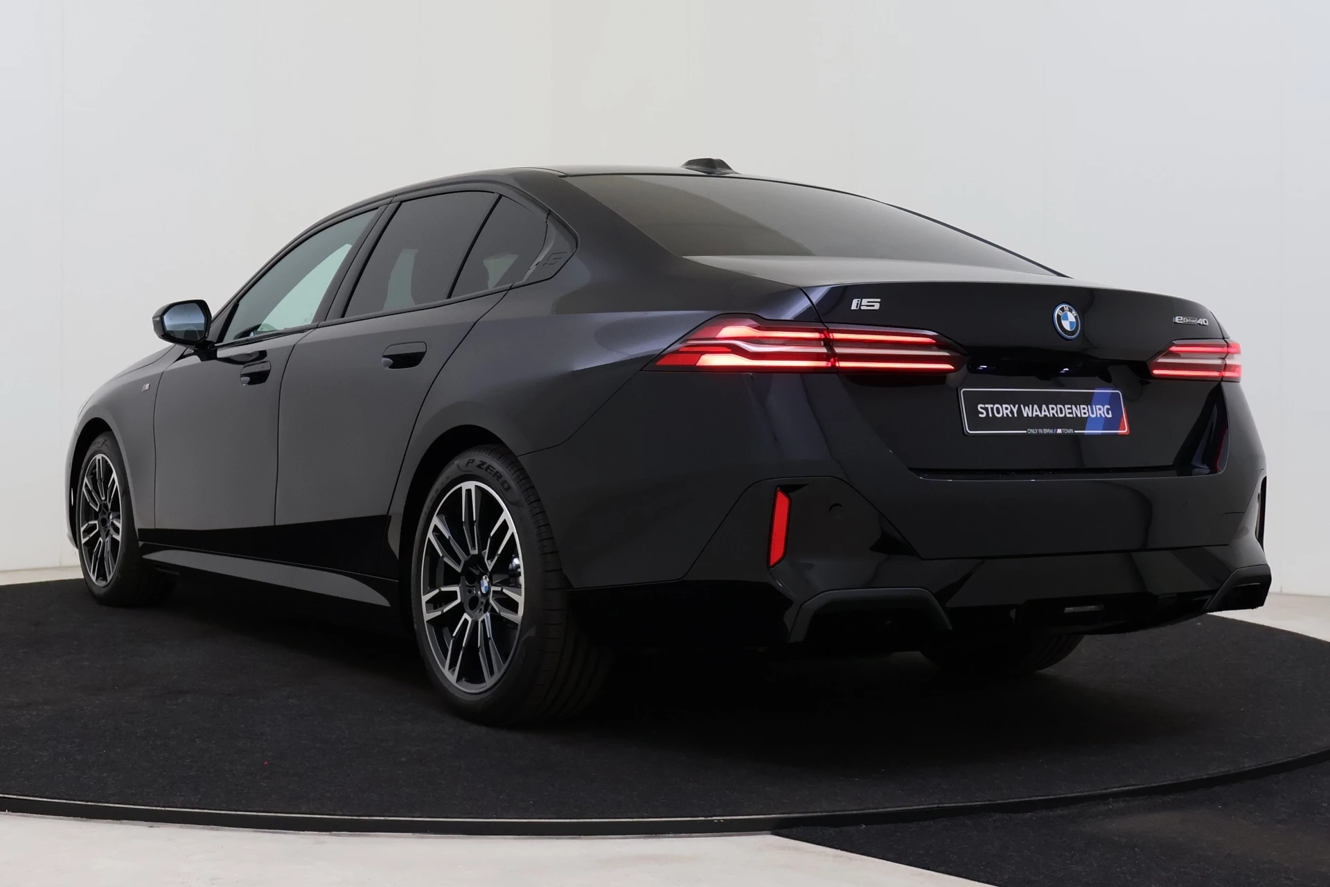 Hoofdafbeelding BMW i5
