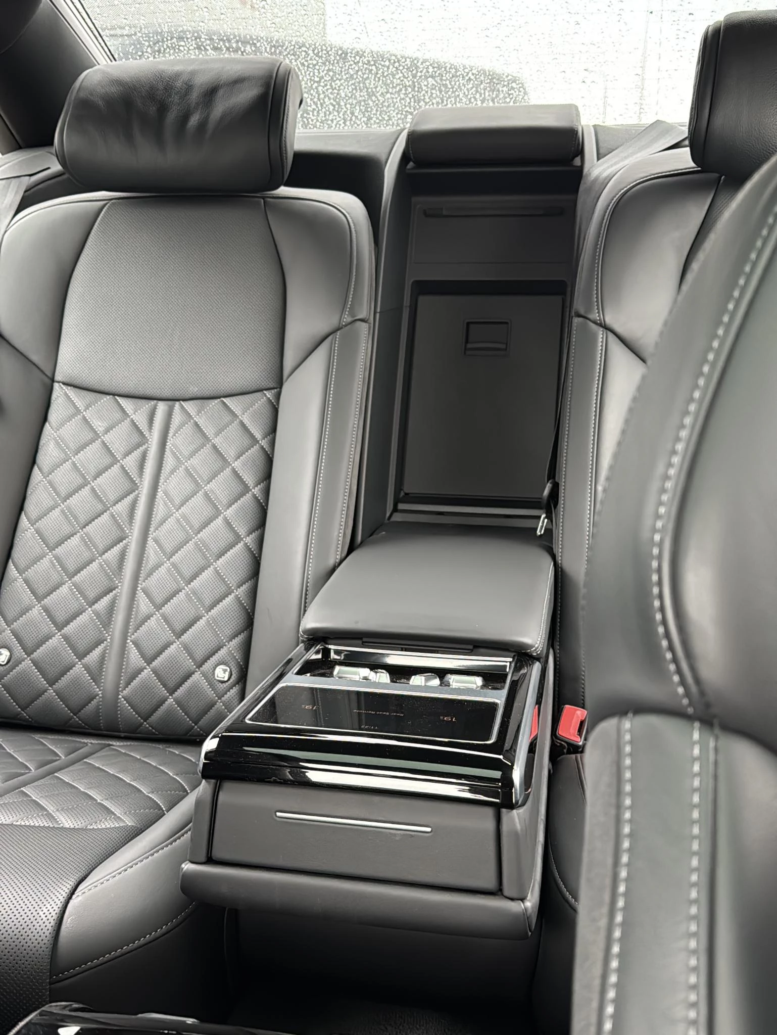 Hoofdafbeelding Audi A8