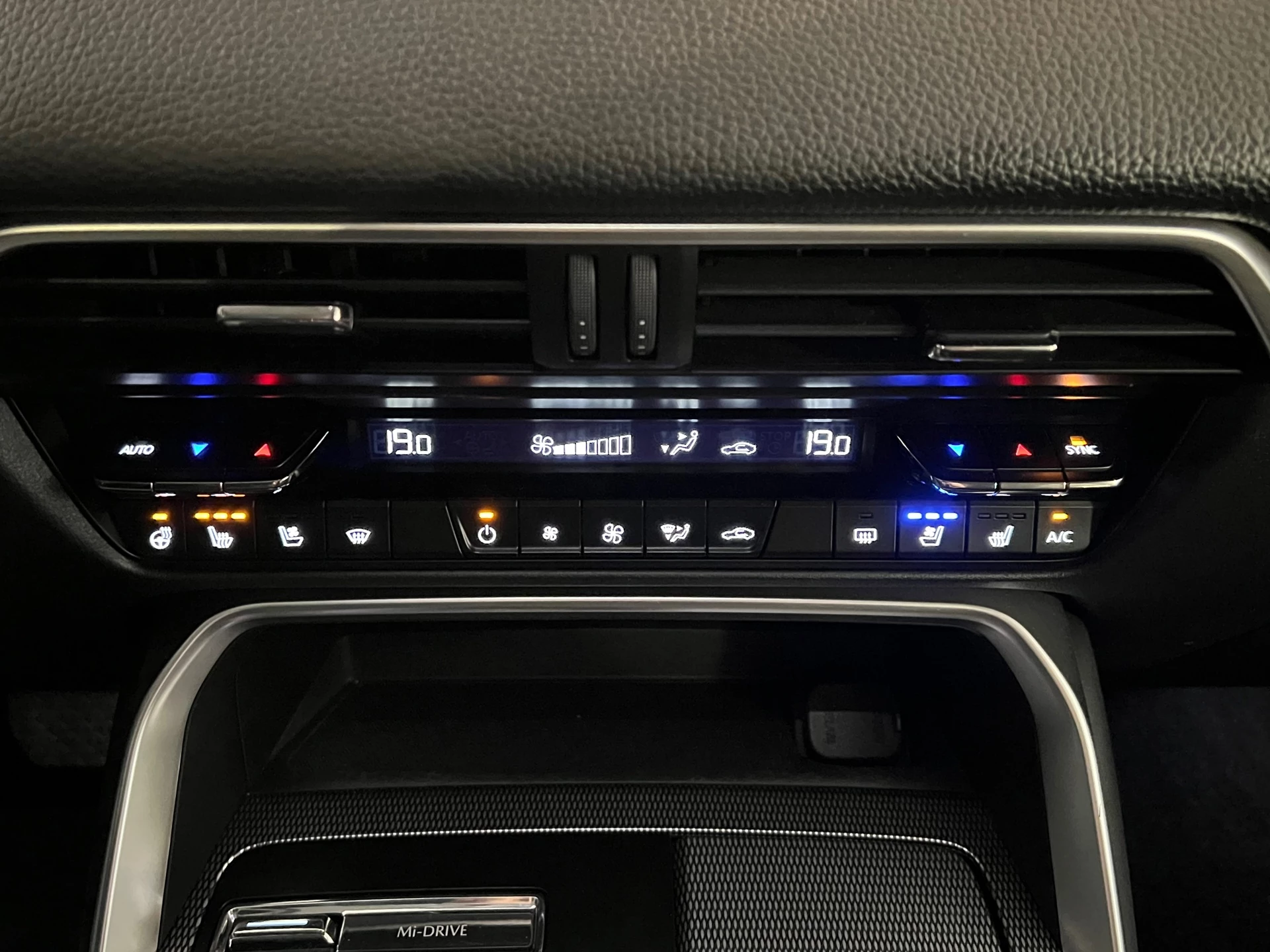 Hoofdafbeelding Mazda CX-60