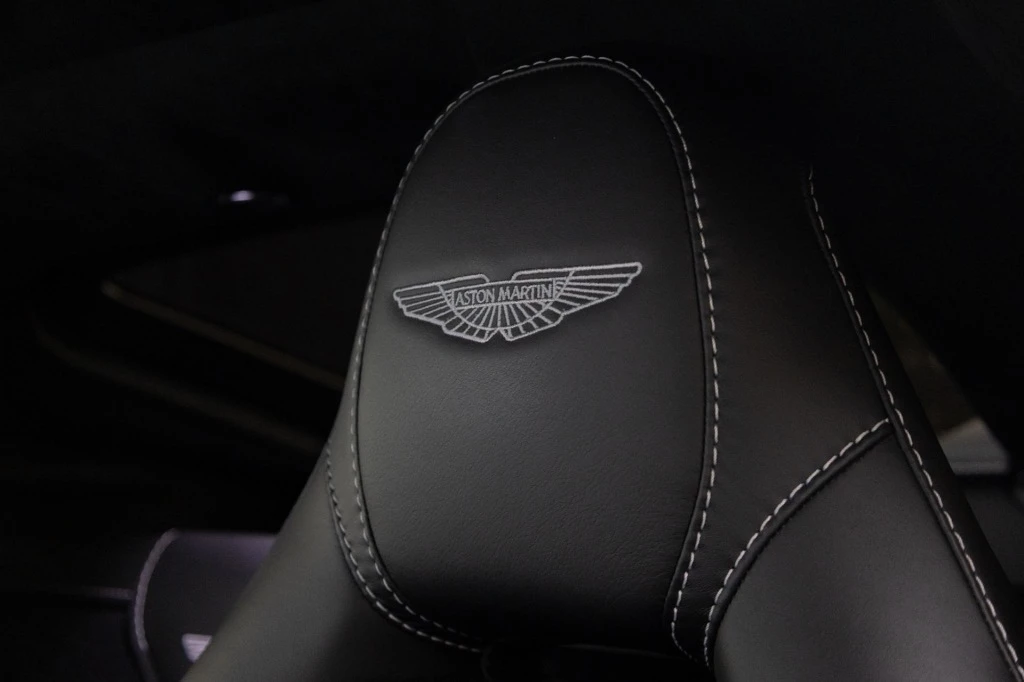 Hoofdafbeelding Aston Martin V8 Vantage