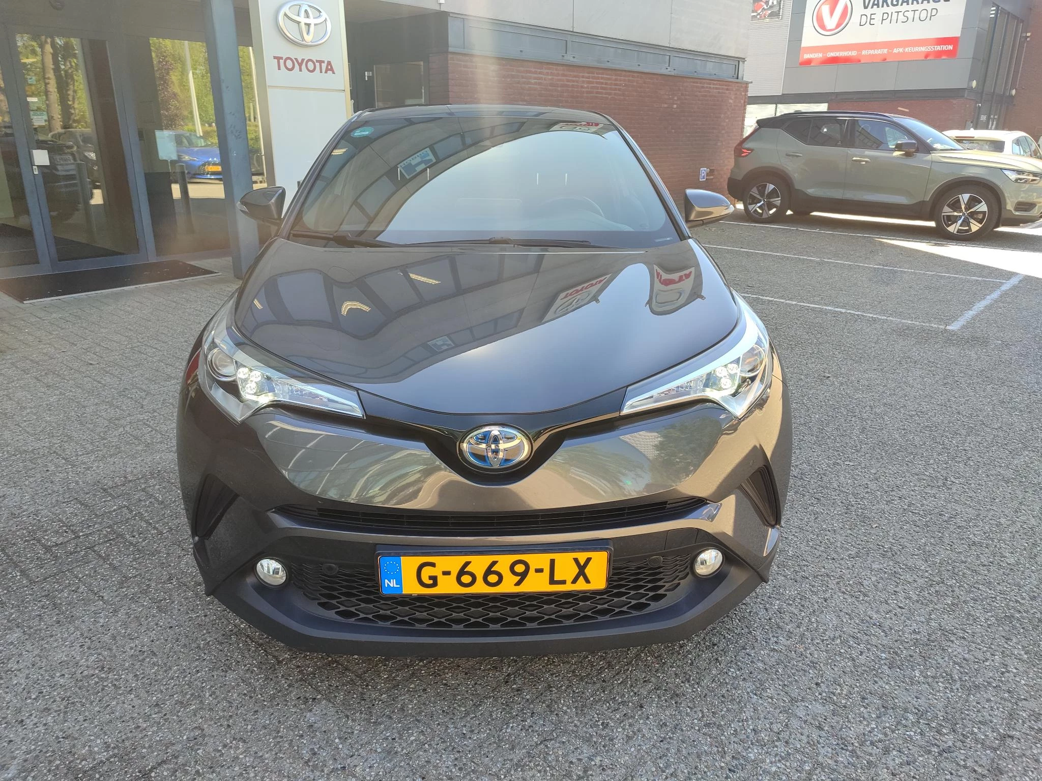 Hoofdafbeelding Toyota C-HR