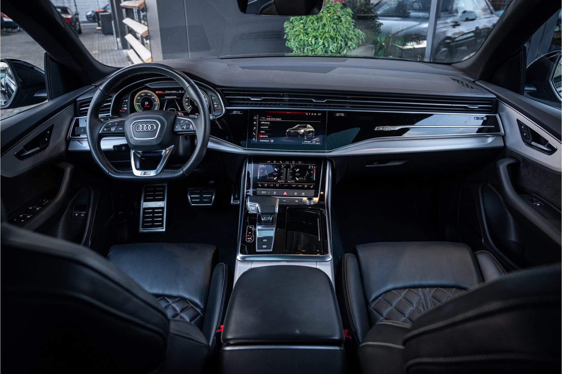 Hoofdafbeelding Audi Q8