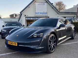 Hoofdafbeelding Porsche Taycan Porsche Taycan Sport Turismo PERFORMANCE 380PK! KRIJT/PANO/PPF/BOSE/LUCHTVERING