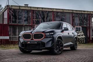 Hoofdafbeelding BMW XM BMW XM Label Red 4.4 V8 748PK 1/500 Limited Edition B&W NIEUW Direct leverbaar!