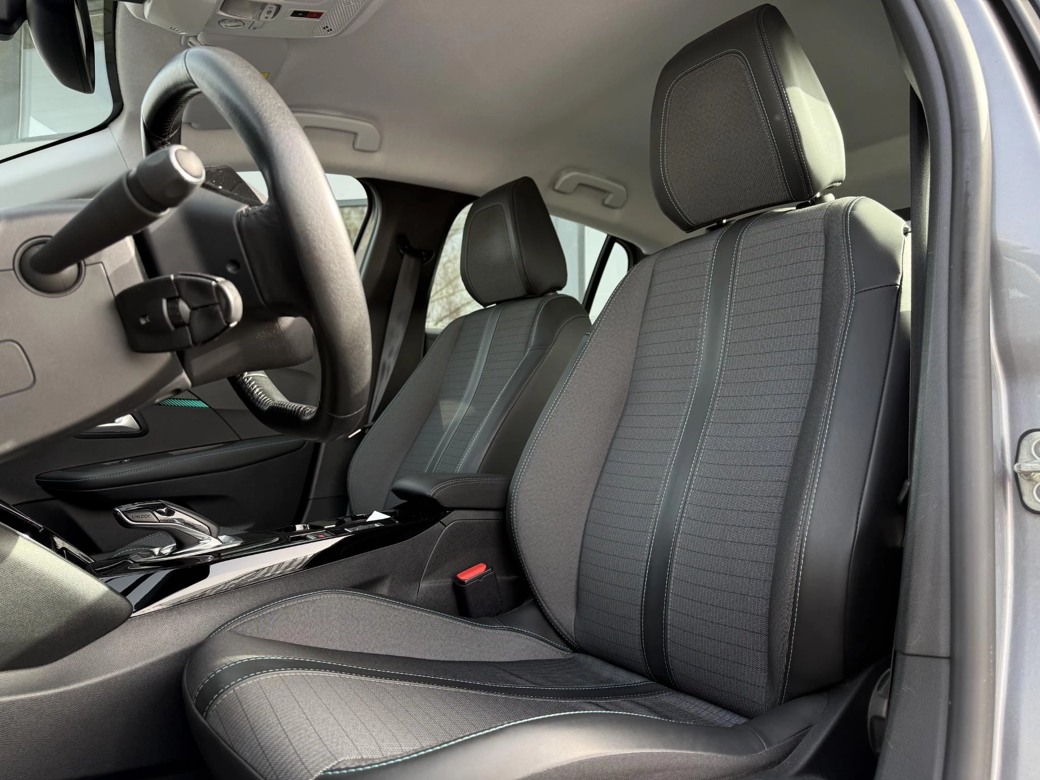 Hoofdafbeelding Peugeot e-208