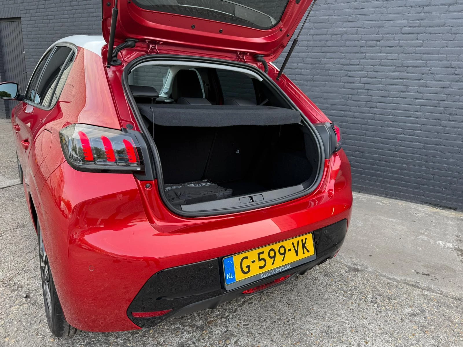 Hoofdafbeelding Peugeot 208