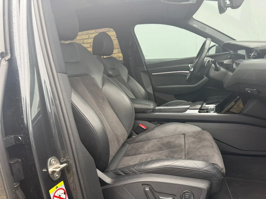 Hoofdafbeelding Audi e-tron