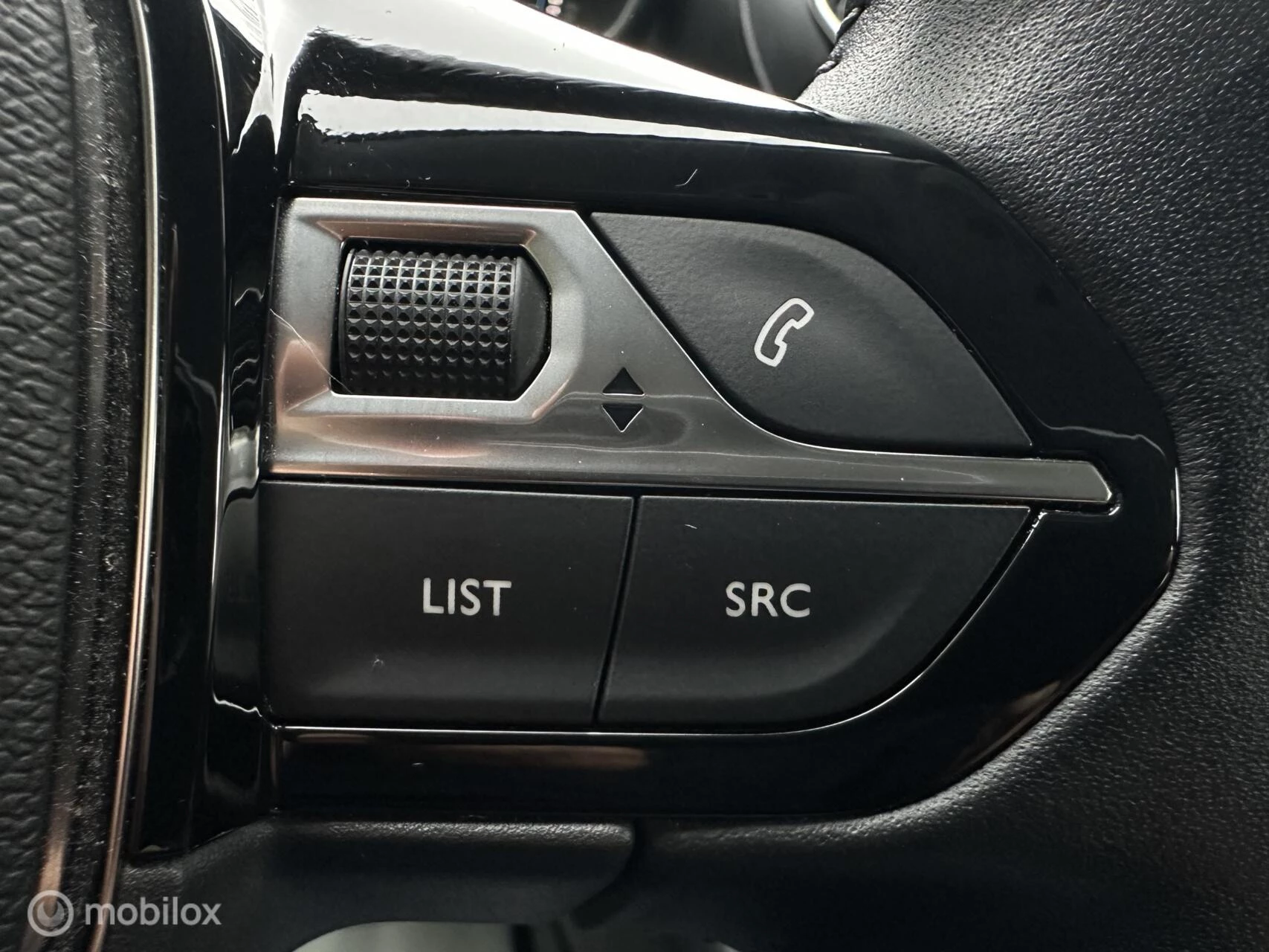 Hoofdafbeelding Peugeot e-208