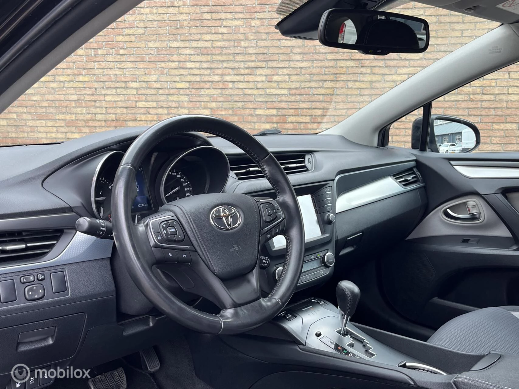 Hoofdafbeelding Toyota Avensis
