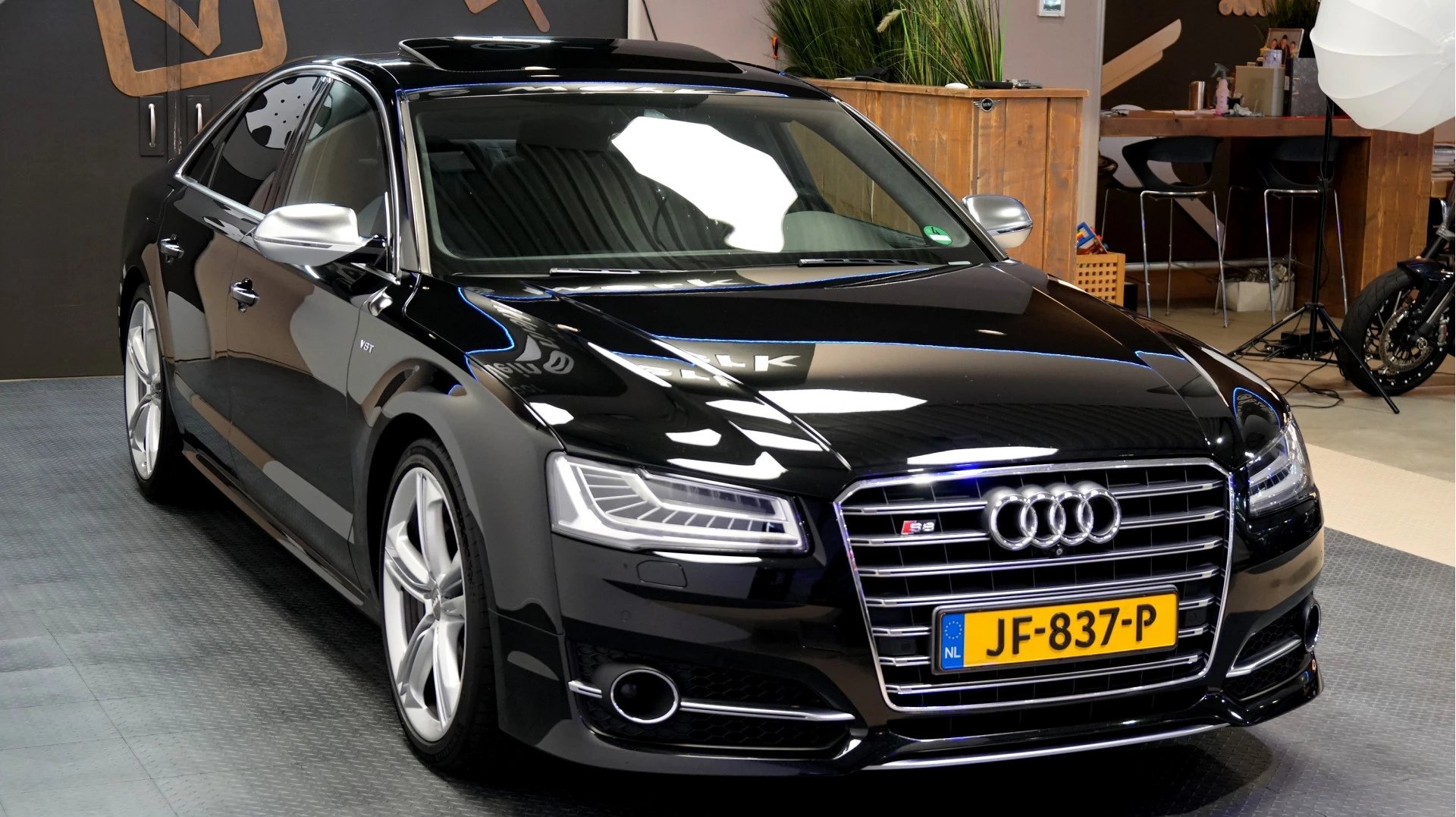 Hoofdafbeelding Audi A8