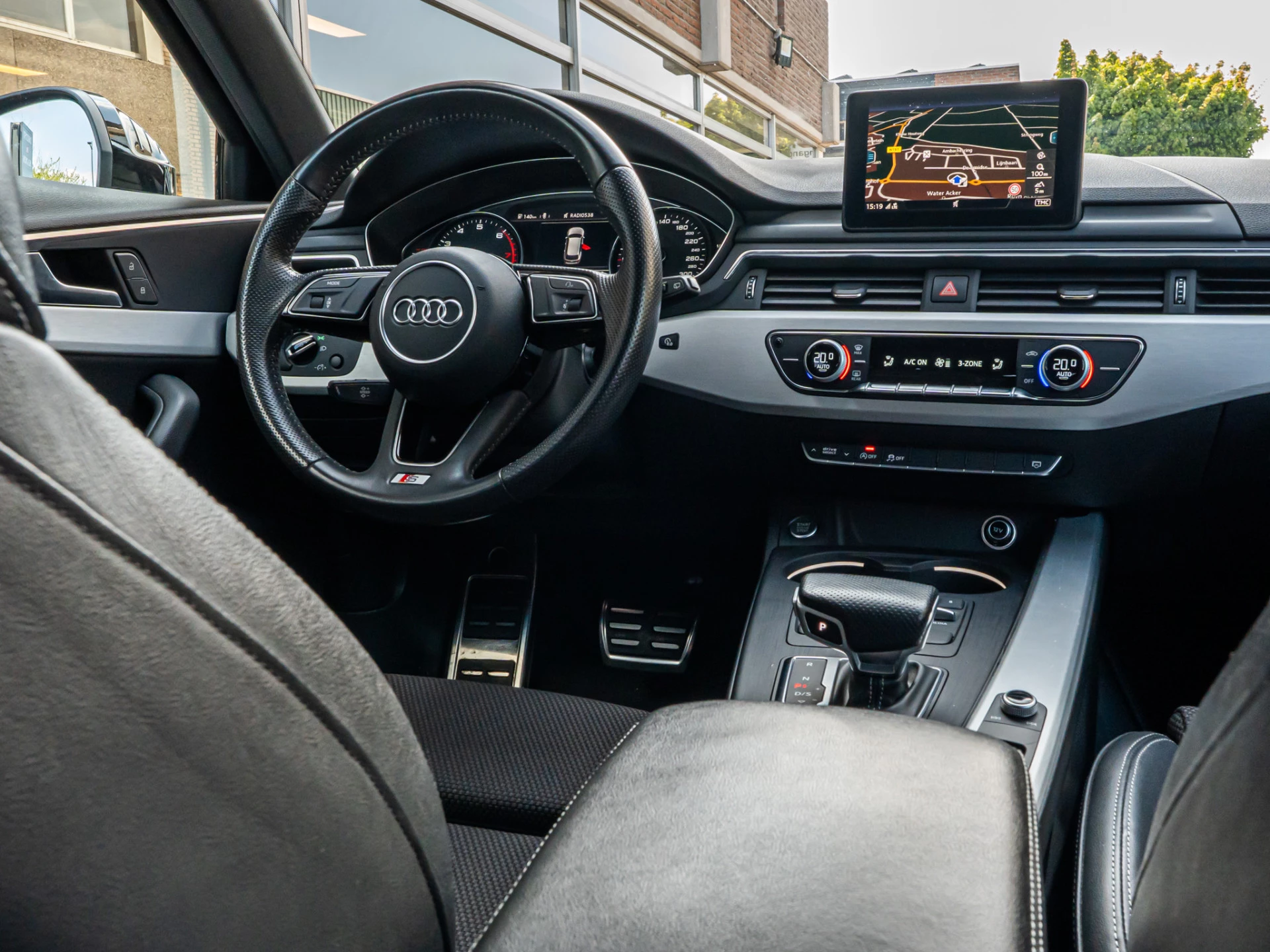 Hoofdafbeelding Audi A4