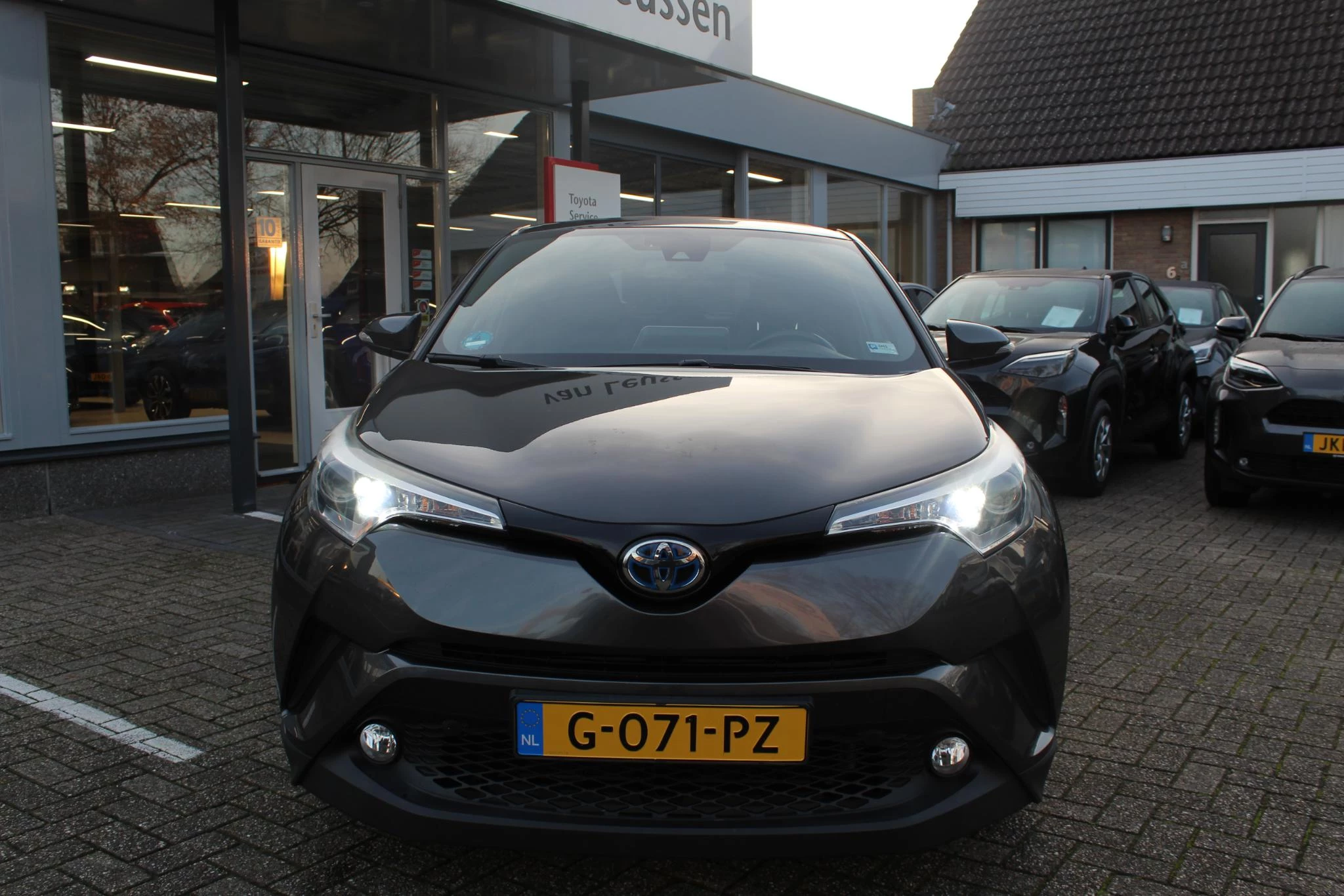 Hoofdafbeelding Toyota C-HR