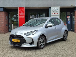 Toyota Yaris 1.5 VVT-i DYNAMIC 125PK NAVI 4S-BANDEN CAMERA KEYLESS 16'' LM-VELGEN CAMERA AD-CRUISE AIRCO APPLE/ANDROID NL-AUTO
