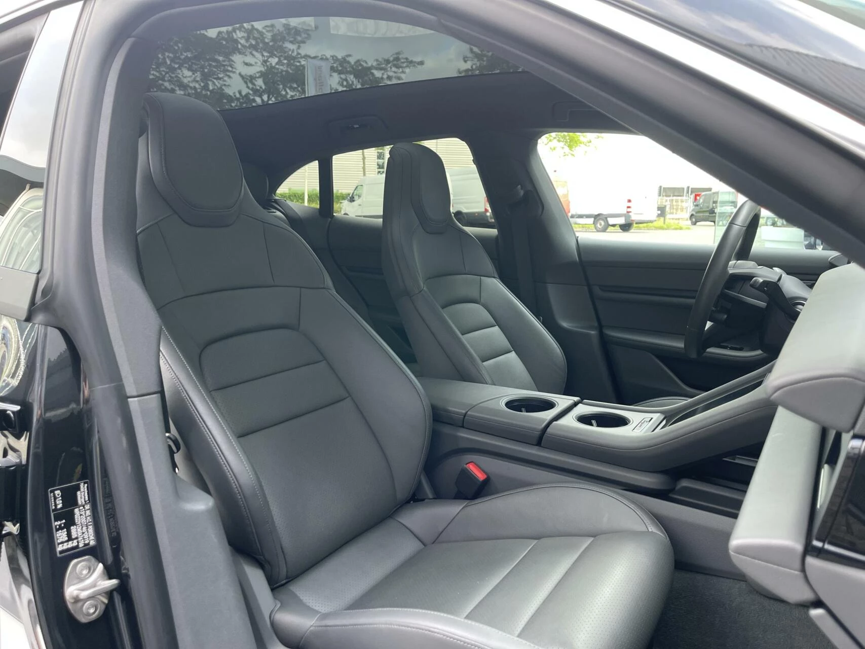 Hoofdafbeelding Porsche Taycan