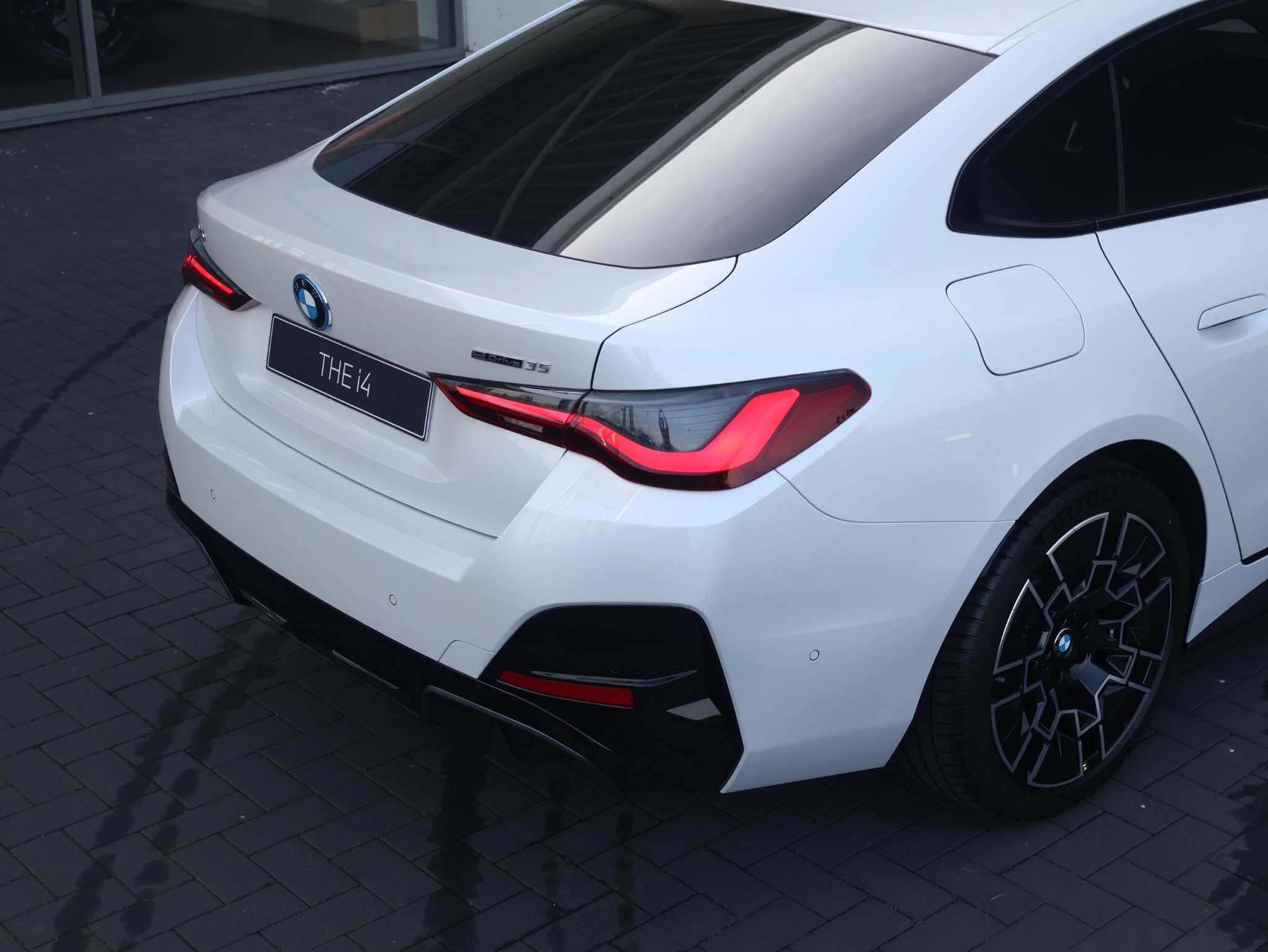 Hoofdafbeelding BMW i4