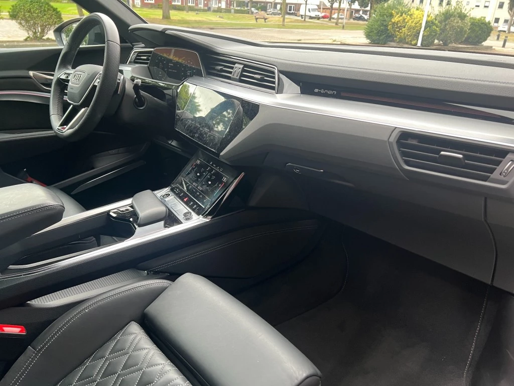 Hoofdafbeelding Audi Q8 e-tron