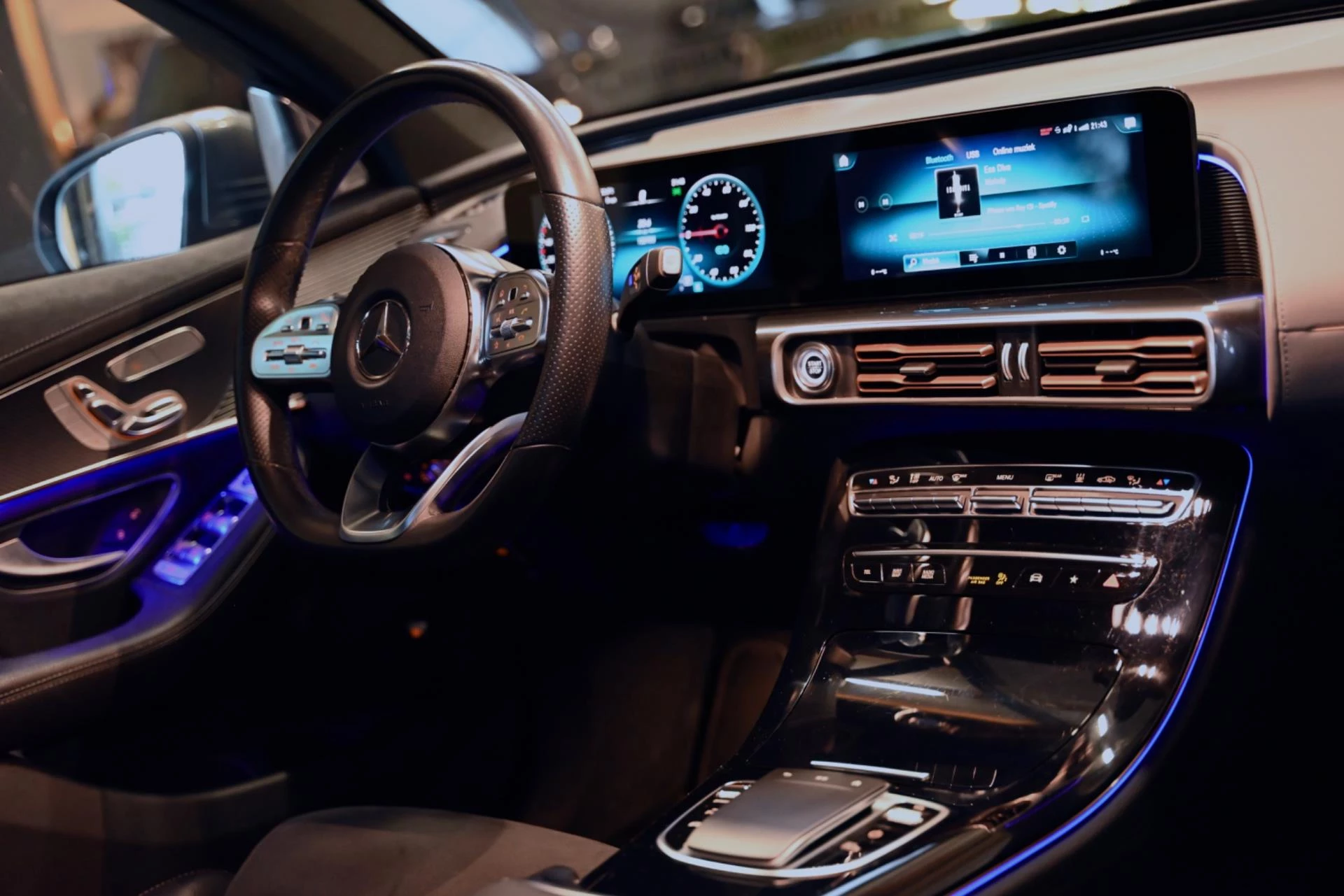 Hoofdafbeelding Mercedes-Benz EQC