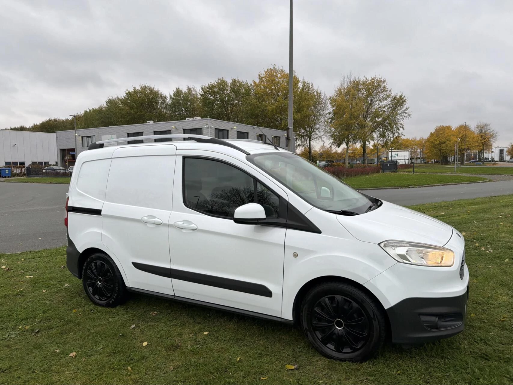 Hoofdafbeelding Ford Transit Courier