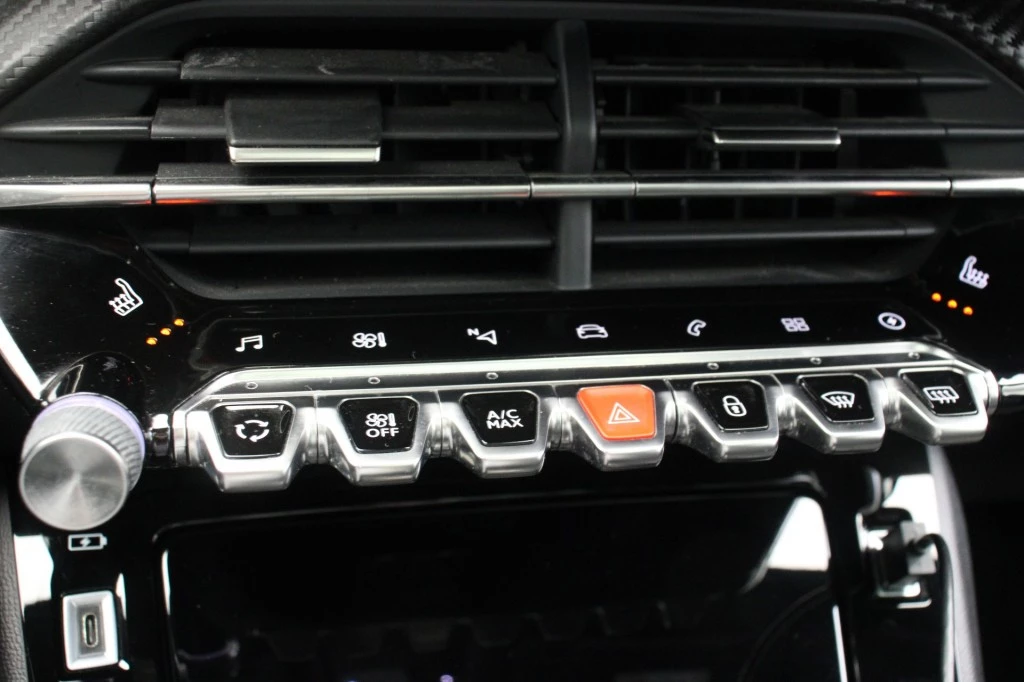 Hoofdafbeelding Peugeot e-208