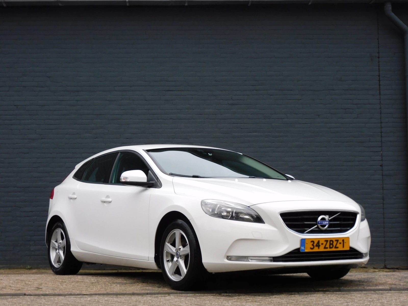 Hoofdafbeelding Volvo V40