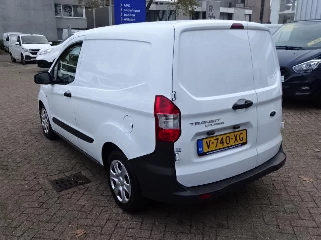 Hoofdafbeelding Ford Transit Courier