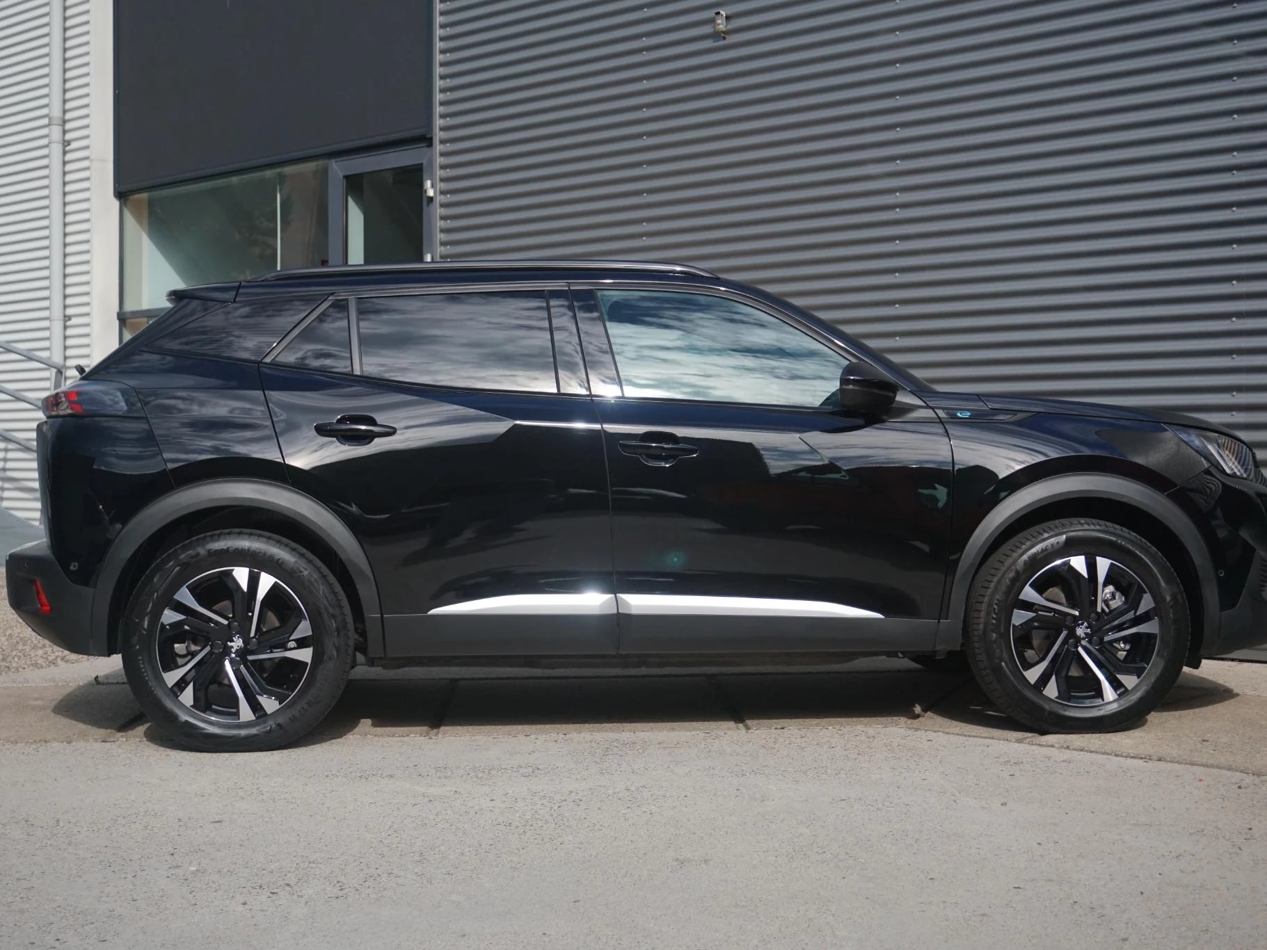 Hoofdafbeelding Peugeot e-2008