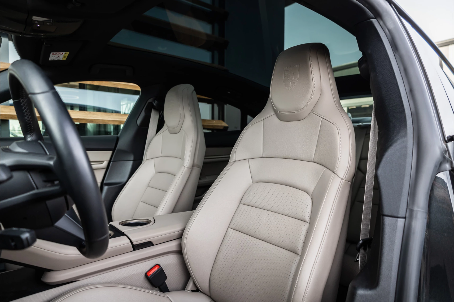 Hoofdafbeelding Porsche Taycan