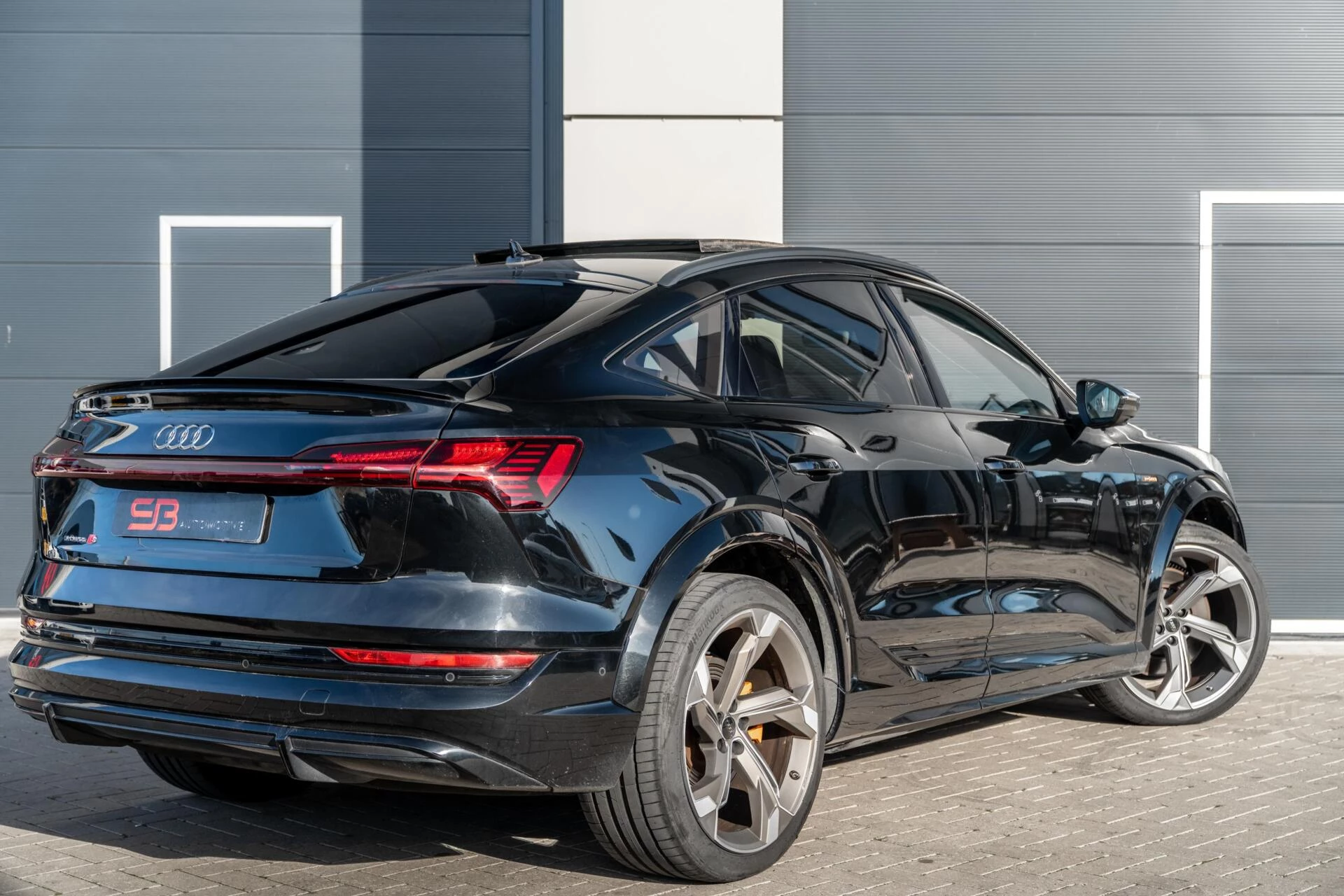 Hoofdafbeelding Audi e-tron