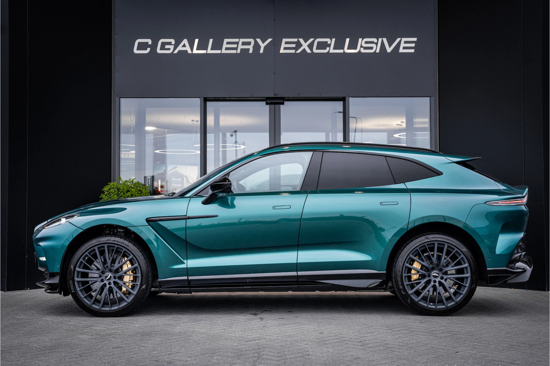 Hoofdafbeelding Aston Martin DBX