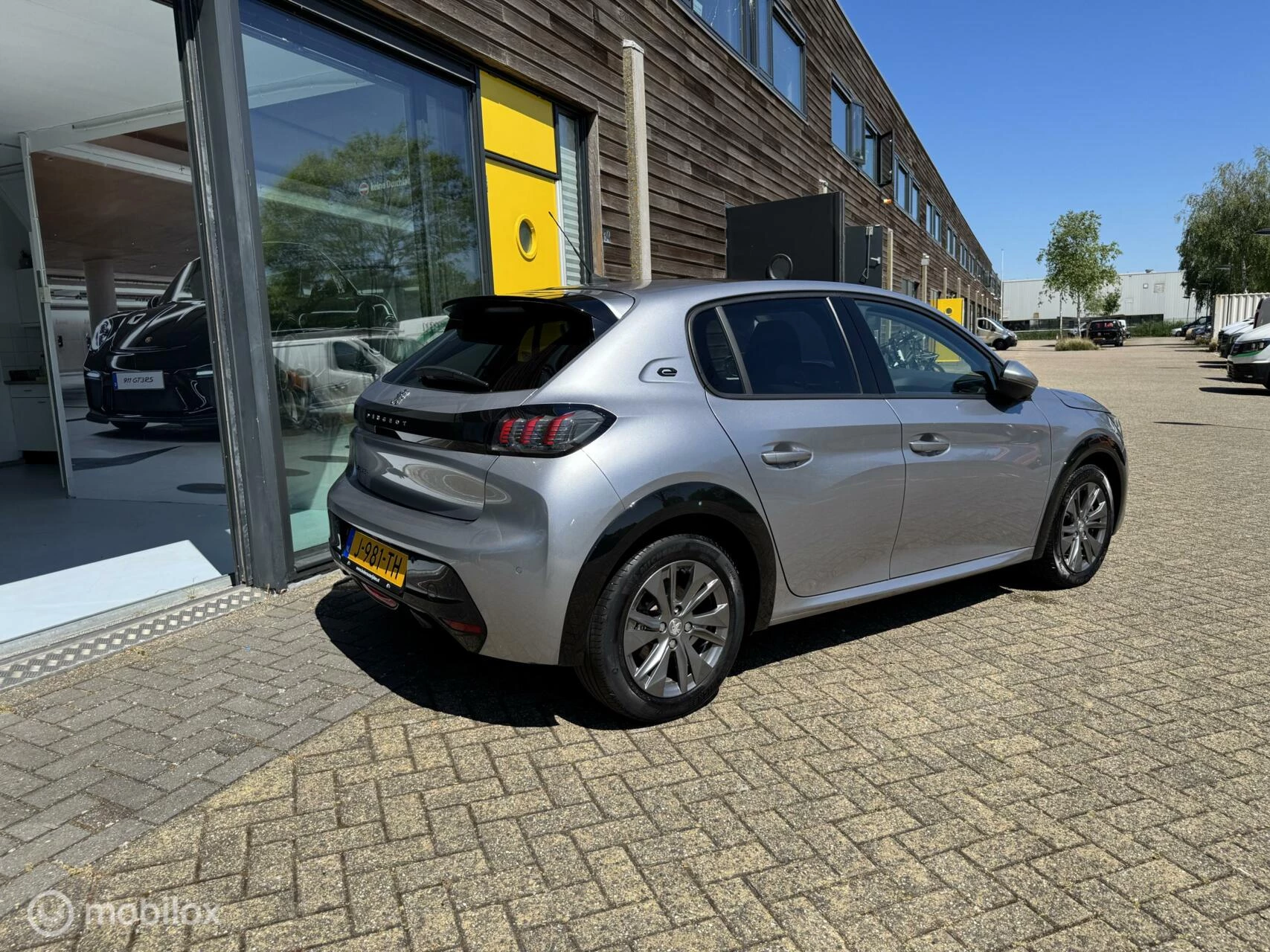 Hoofdafbeelding Peugeot e-208