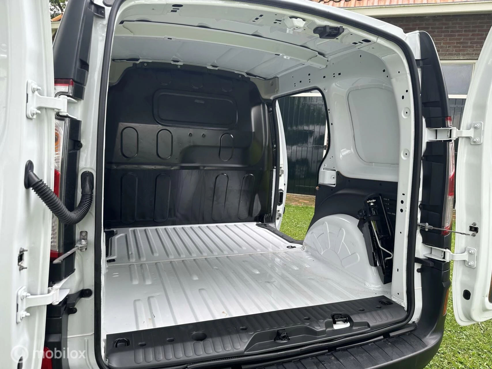 Hoofdafbeelding Nissan NV250