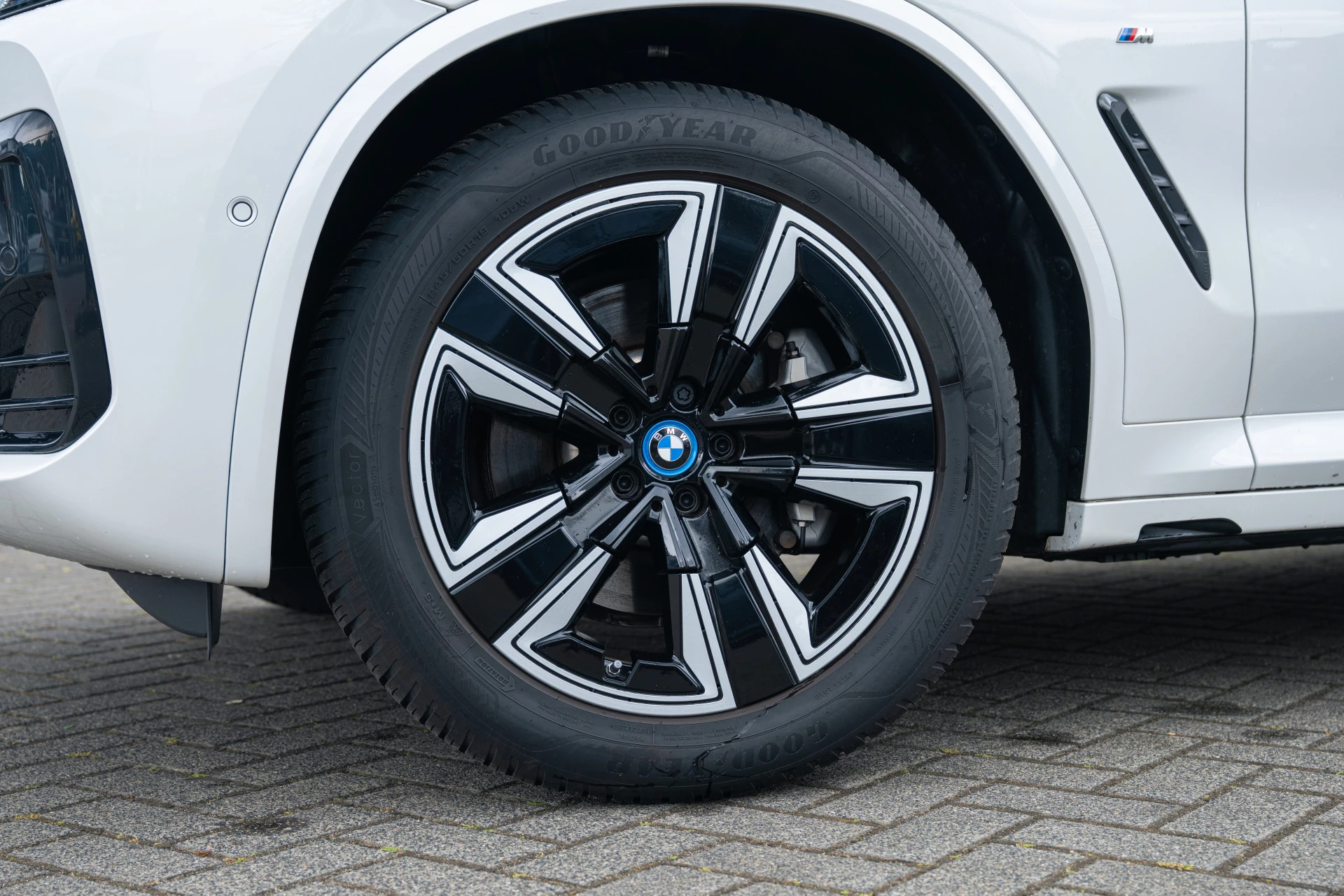 Hoofdafbeelding BMW iX3