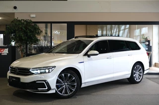 Hoofdafbeelding Volkswagen Passat Volkswagen Passat Variant 1.4 TSI PHEV GTE 218PK Pano Trekhaak Led Virtual